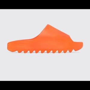 Brand new yeezys / Never worn